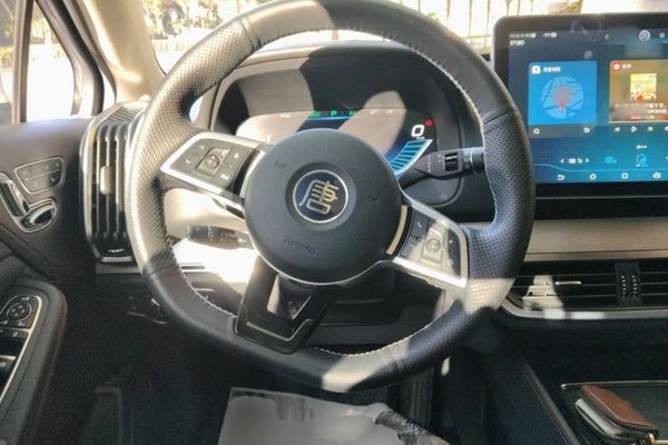 BYD Tang New Energy 2018, 84700 км, за 11430 USD