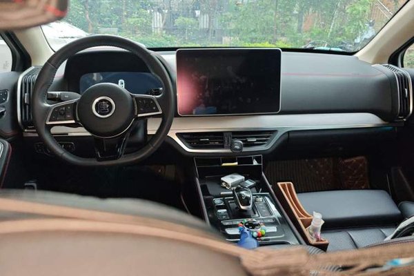 BYD Tang New Energy 2019, 35800 км, за 12709 USD - фото 18