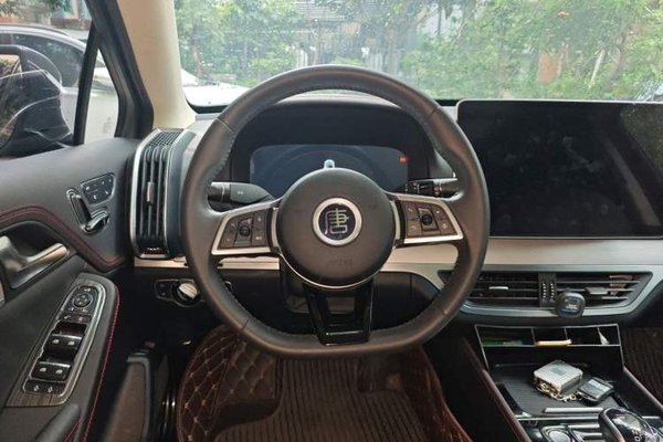 BYD Tang New Energy 2019, 35800 км, за 12709 USD - фото 9