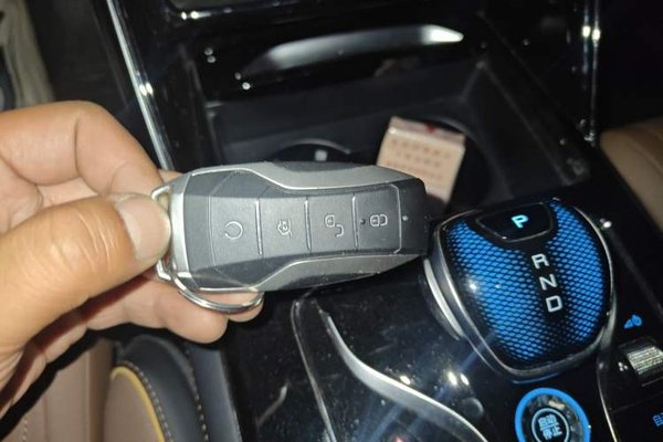 BYD Tang New Energy 2021, 41500 км, за 16708 USD - фото 9