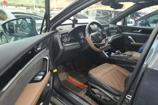 BYD Tang New Energy 2021, 61400 км, за 16602 USD - фото 18