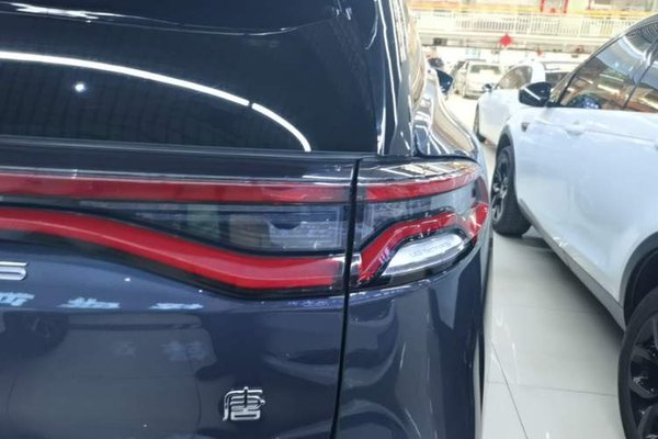 BYD Tang New Energy 2021, 61400 км, за 16602 USD - фото 9