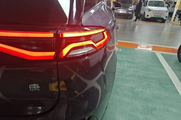 BYD Tang New Energy 2021, 62000 км, за 14366 USD - фото 9