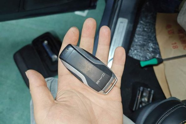BYD Tang New Energy 2021, 62000 км, за 14366 USD - фото 23