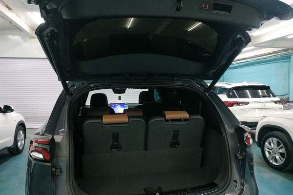 BYD Tang New Energy 2021, 69200 км, за 14072 USD - фото 22
