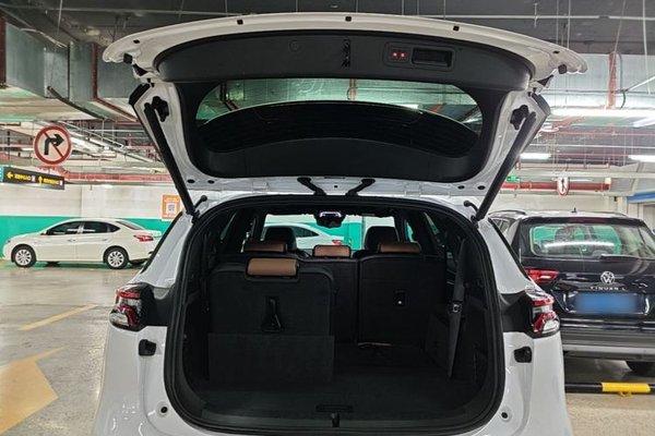 BYD Tang New Energy 2021, 30000 км, за 15190 USD - фото 21