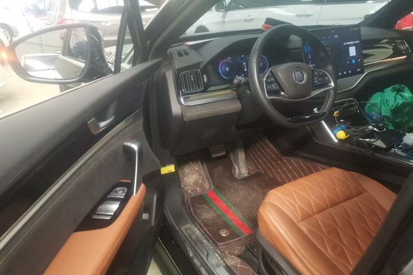 BYD Tang New Energy 2023, 39400 км, за 18397 USD - фото 18