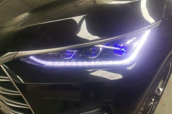 BYD Tang New Energy 2023, 39400 км, за 18397 USD - фото 6