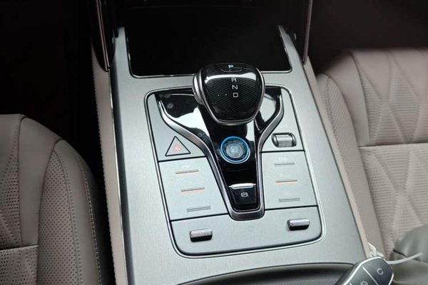 BYD Tang New Energy 2023, 59700 км, за 18235 USD - фото 16