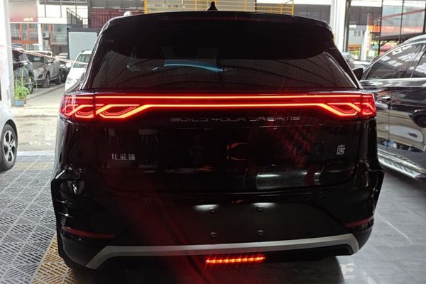 BYD Tang New Energy 2023, 59700 км, за 18235 USD