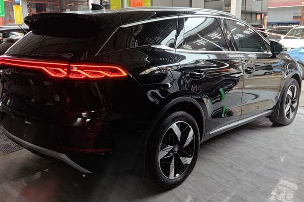BYD Tang New Energy 2023, 59700 км, за 18235 USD