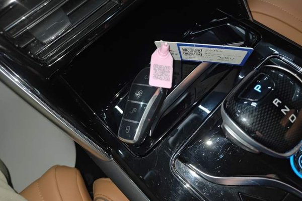 BYD Tang New Energy 2023, 45800 км, за 17507 USD - фото 23