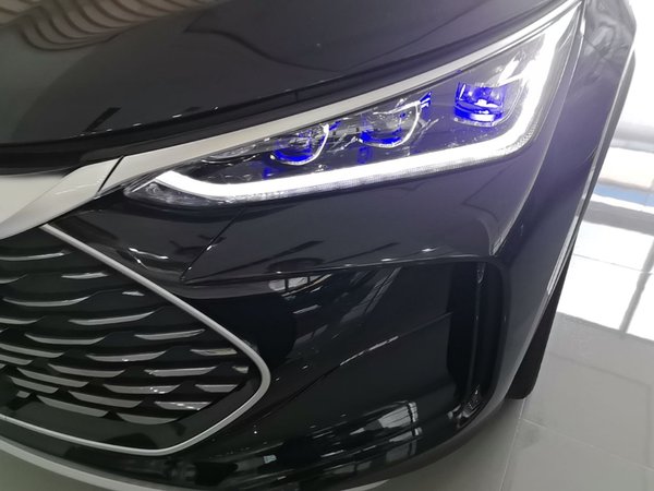 BYD Tang New Energy 2024, 26600 км, за 20153 USD - фото 9