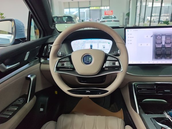 BYD Tang New Energy 2024, 42500 км, за 23363 USD