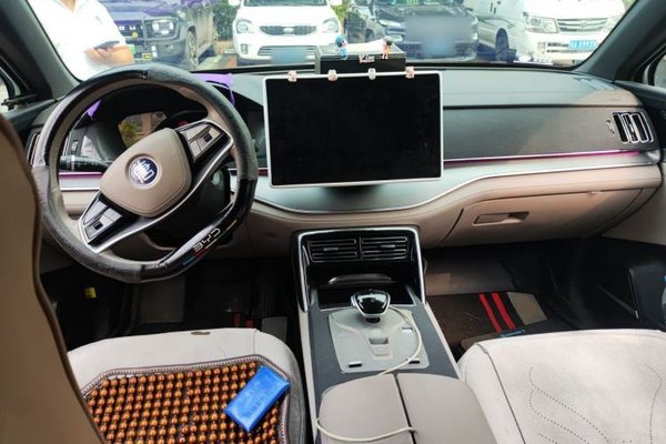 BYD Tang New Energy 2024, 45700 км, за 17038 USD - фото 10