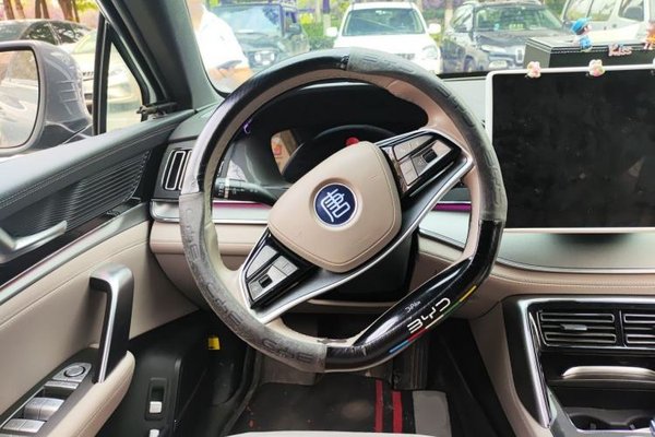 BYD Tang New Energy 2024, 45700 км, за 17038 USD - фото 11