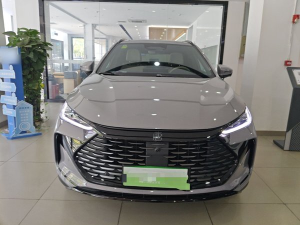 BYD Tang New Energy 2025, 3000 км, за 23804 USD