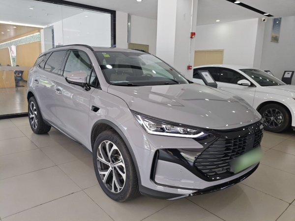 BYD Tang New Energy 2025, 3000 км, за 23804 USD