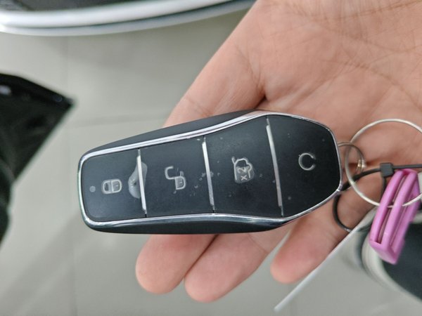 BYD Tang New Energy 2025, 3000 км, за 23804 USD - фото 12