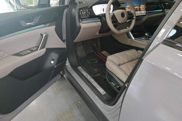 BYD Tang New Energy 2025, 5400 км, за 23918 USD - фото 18