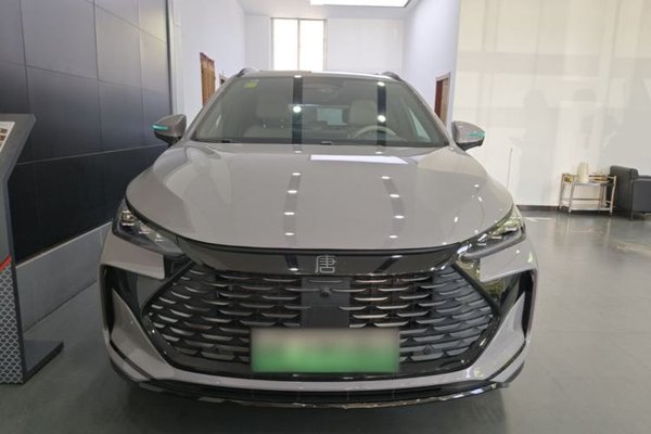 BYD Tang New Energy 2025, 5400 км, за 23918 USD