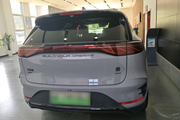 BYD Tang New Energy 2025, 5400 км, за 23918 USD
