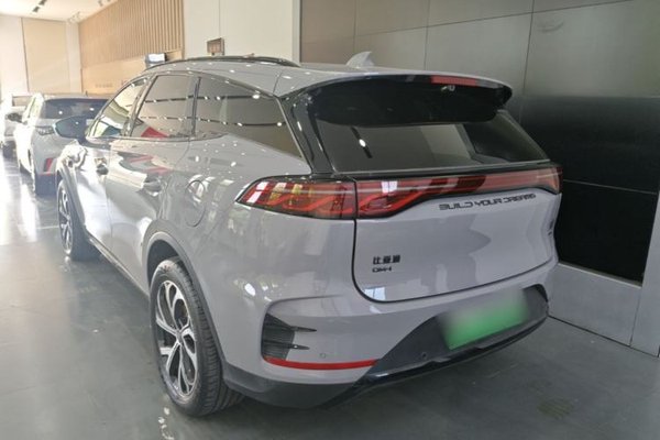 BYD Tang New Energy 2025, 5400 км, за 23918 USD