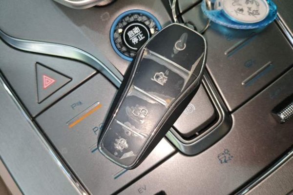 BYD Tang New Energy 2025, 5400 км, за 23918 USD - фото 23