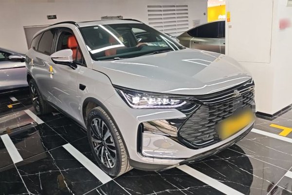 BYD Tang New Energy 2025, 5600 км, за 24603 USD