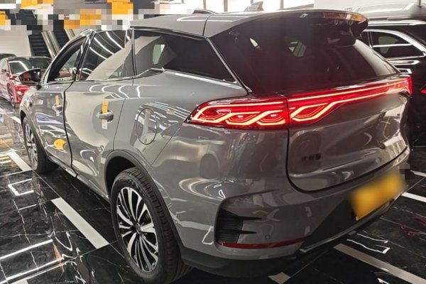 BYD Tang New Energy 2025, 5600 км, за 24603 USD