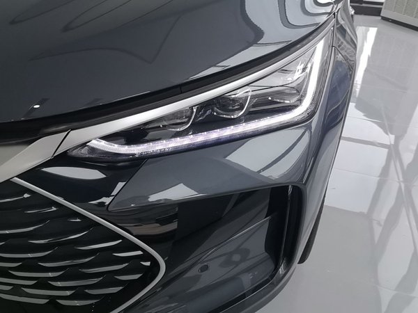 BYD Tang New Energy 2025, 56200 км, за 22358 USD - фото 9