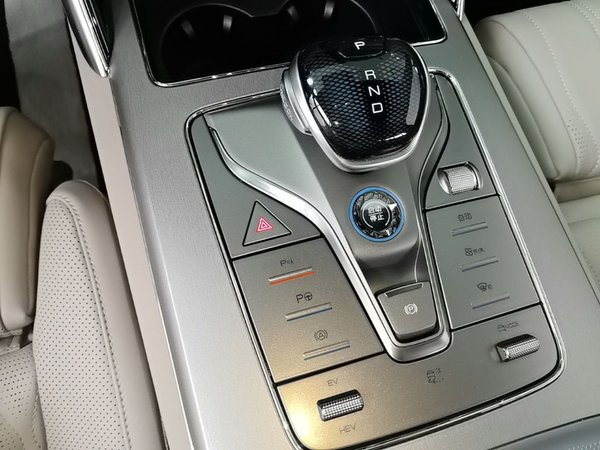 BYD Tang New Energy 2025, 56200 км, за 22358 USD - фото 17