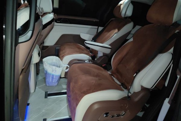 BYD Xia 2025, 10200 км, за 26592 USD - фото 18