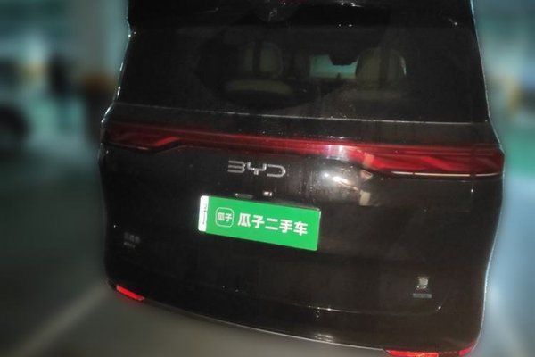 BYD Xia 2025, 10200 км, за 26592 USD