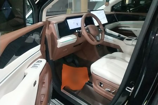 BYD Xia 2025, 26800 км, за 32522 USD - фото 18