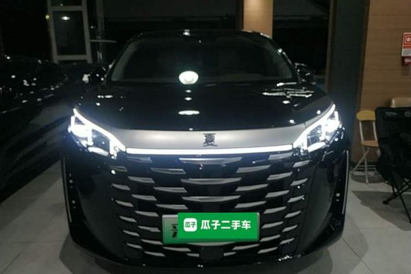 BYD Xia 2025, 26800 км, за 32522 USD