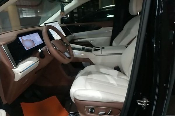 BYD Xia 2025, 26800 км, за 32522 USD - фото 17