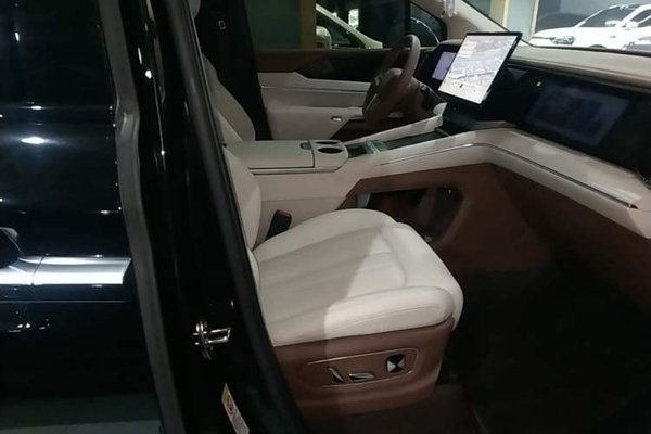 BYD Xia 2025, 26800 км, за 32522 USD - фото 19