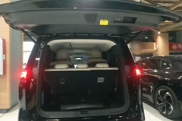 BYD Xia 2025, 26800 км, за 32522 USD - фото 22