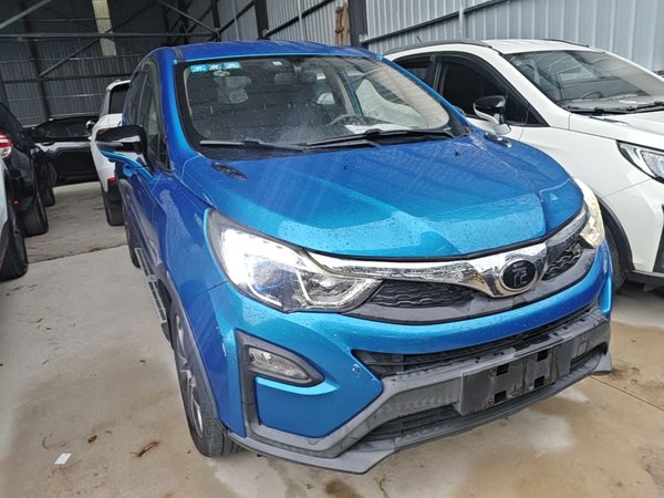 BYD Yuan 2016, 114100 км, за 9999999 USD