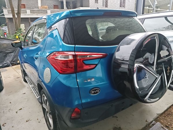 BYD Yuan 2016, 114100 км, за 9999999 USD