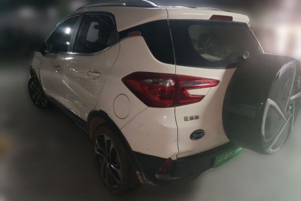BYD Yuan 2016, 141200 км, за 2479 USD