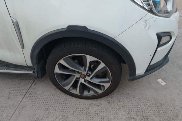 BYD Yuan 2016, 88100 км, за 3783 USD