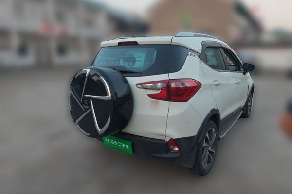 BYD Yuan 2016, 88100 км, за 3783 USD