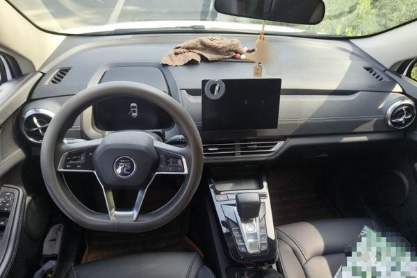 BYD Yuan New Energy 2019, 75600 км, за 6156 USD - фото 9