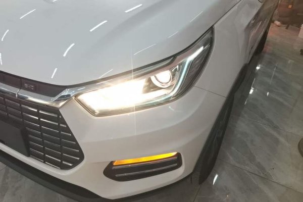 BYD Yuan New Energy 2019, 82500 км, за 6282 USD - фото 8
