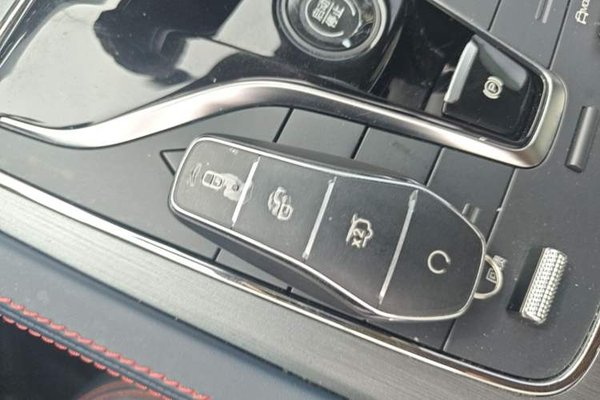 BYD Yuan PLUS 2022, 51900 км, за 13231 USD - фото 12