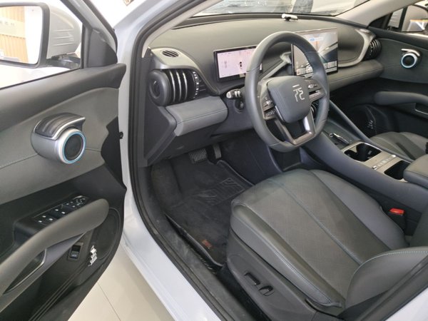 BYD Yuan PLUS 2025, 9800 км, за 16883 USD - фото 19
