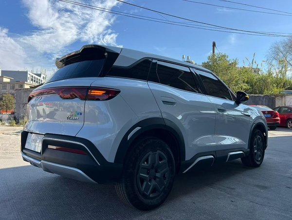 BYD Yuan UP 2024, 18500 км, за 12220 USD