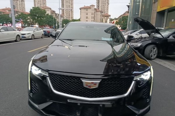 Cadillac CT4 2021, 83900 км, за 14114 USD